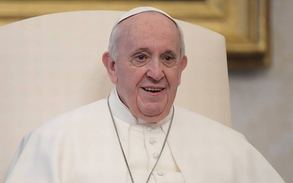 El Papa está consciente, respira por si mismo; permanecerá una semana en el hospital