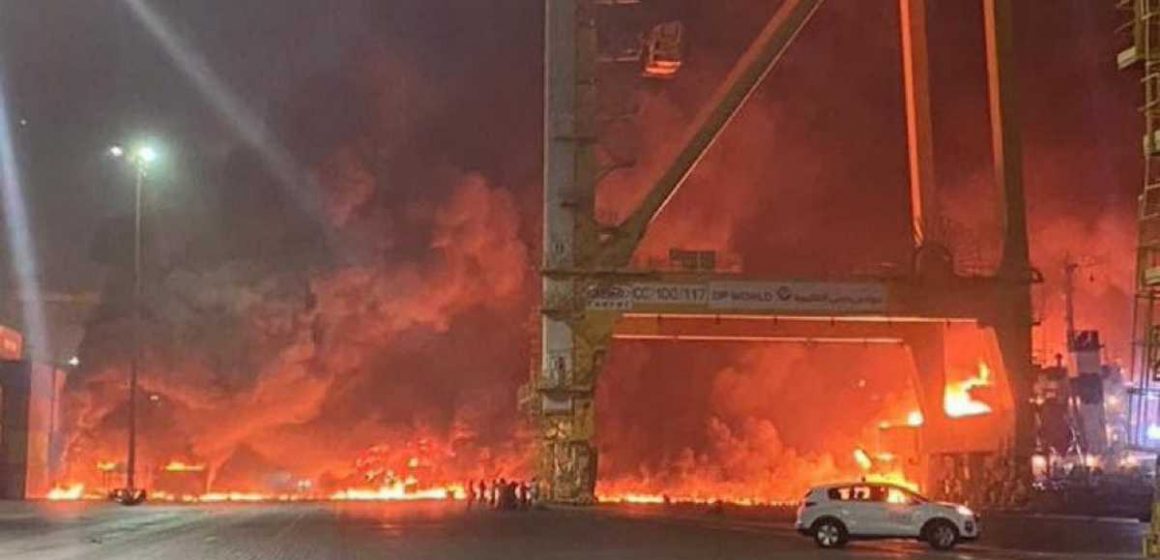(VIDEO)Explosión e incendio en puerto de Dubái