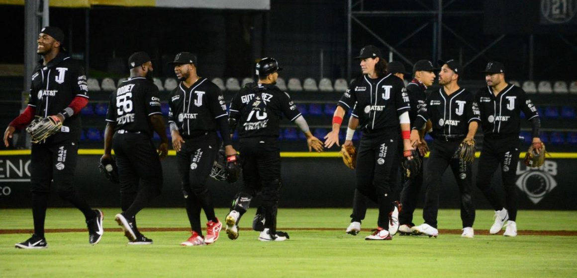 Los Toros de Tijuana se quedaron con el primero de la serie ante Pericos