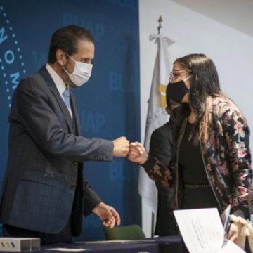 Reconoce el Rector Alfonso Esparza a ganadores de Emprende BUAP del nivel medio superior