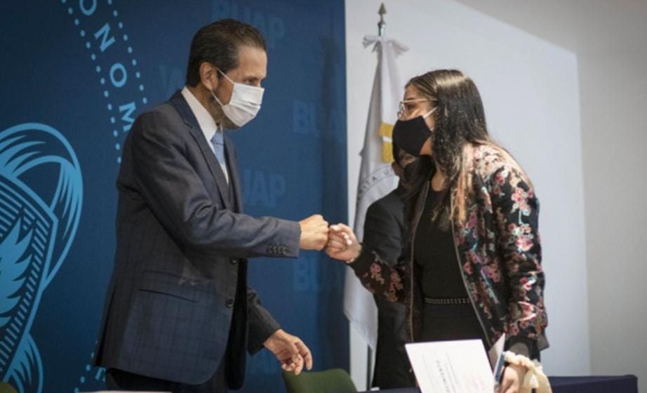 Reconoce el Rector Alfonso Esparza a ganadores de Emprende BUAP del nivel medio superior