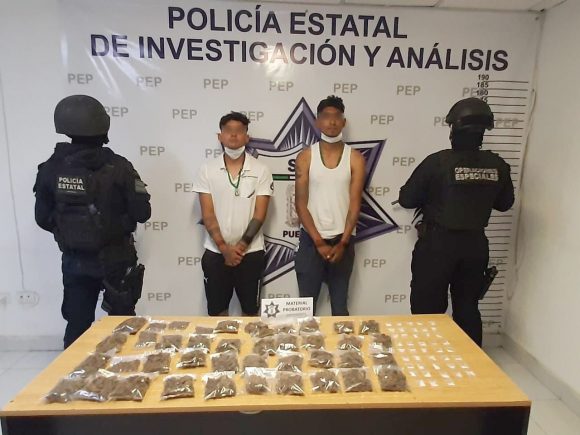 Detiene SSP a dos presuntos narcomenudistas en Plaza Loreto