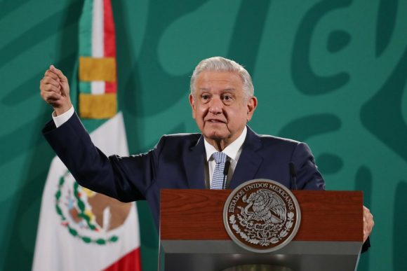 Confirma AMLO que su hijo dio positivo a Covid-19