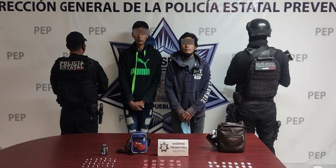 En Cuautlancingo, Policía Estatal detiene a dos presuntos distribuidores de droga