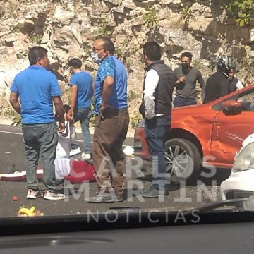 Muere mujer durante choque en Periférico