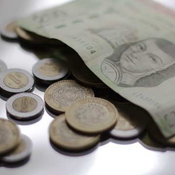 Brinda Economía asesoría a solicitantes de crédito peso a peso