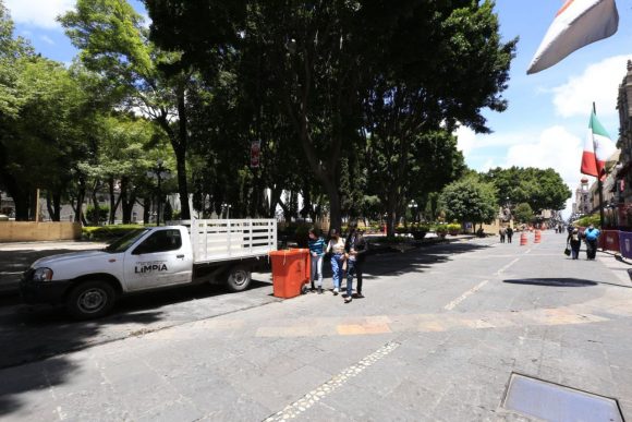 Retira Sedatu tapiales del Zócalo capitalino