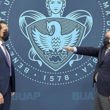 Designa Esparza a José Carlos Bernal como nuevo Secretario General de la BUAP