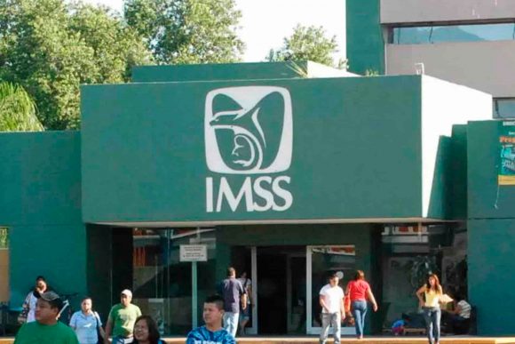 Médico del IMSS realiza actos sexuales en videoconferencia; ya fue despedido