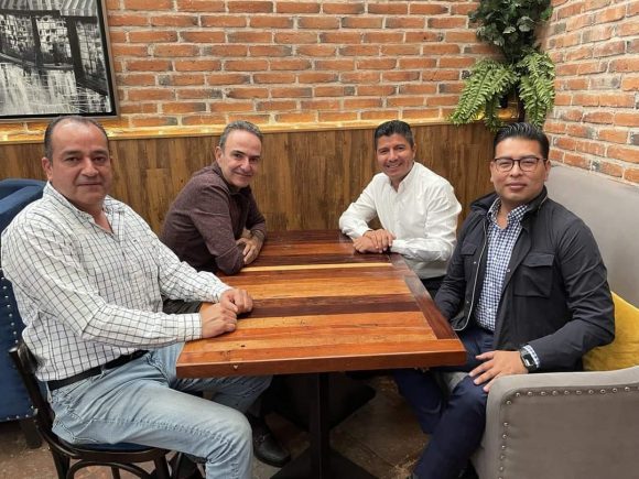 Eduardo Rivera se reúne con dirigencia y diputado priístas