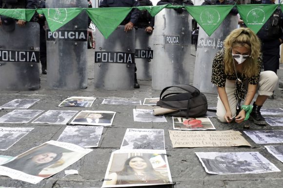 Reclaman colectivos feminista y desaparecidos retraso en aprobación de leyes