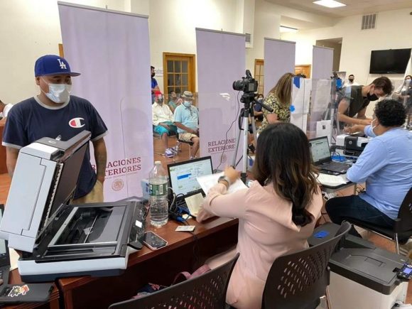 Refrenda gobierno estatal compromiso de protección a connacionales y sus familias