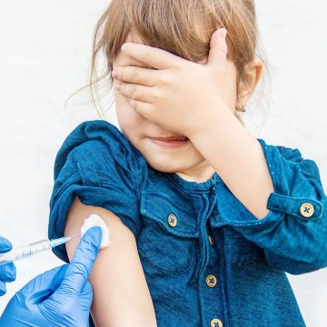 OMS recomienda vacunar a niños, Gob México afirmó ‘no caerá en juego de farmacéuticas que sólo buscan vender’