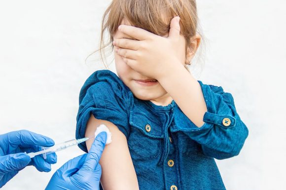 OMS recomienda vacunar a niños, Gob México afirmó ‘no caerá en juego de farmacéuticas que sólo buscan vender’