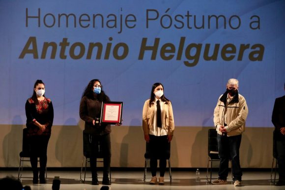 Ayuntamiento de Puebla rinde homenaje póstumo al caricaturista Antonio Helguera