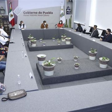 Servidores públicos deben trabajar con honradez y sin que el poder los domine: Barbosa