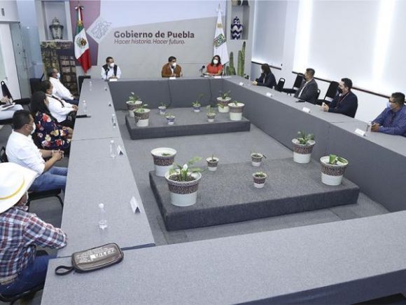 Servidores públicos deben trabajar con honradez y sin que el poder los domine: Barbosa