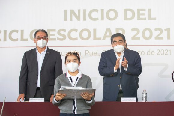 Inaugura gobernador Barbosa ciclo escolar; sin proceso educativo la sociedad está estancada y paralizada