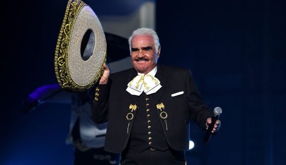 Se le realizó una traqueotomía a Vicente Fernández