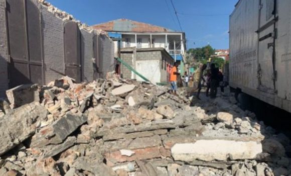 Incrementa a 304 los muertos a causa del terremoto en Haití