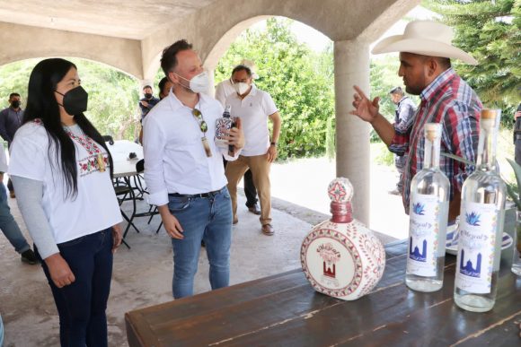 Busca SDR lazos comerciales y promoción turística de mezcal poblano en Israel