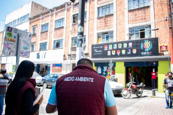Ayuntamiento de Puebla inspecciona elementos publicitarios en el Centro Histórico