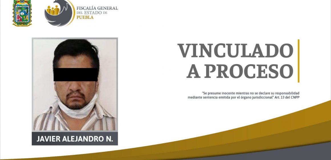 Vinculado a proceso por acreditarse como agente investigador sin serlo