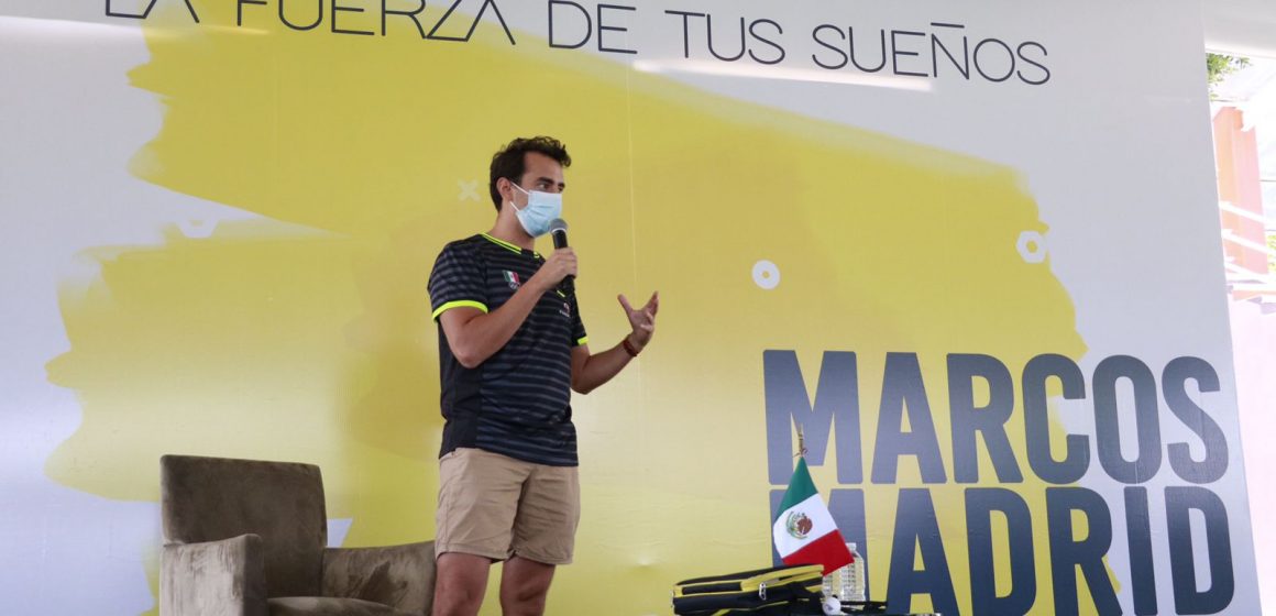 Ayuntamiento de Puebla fomenta el deporte con charla a cargo del medallista internacional, Marcos Madrid