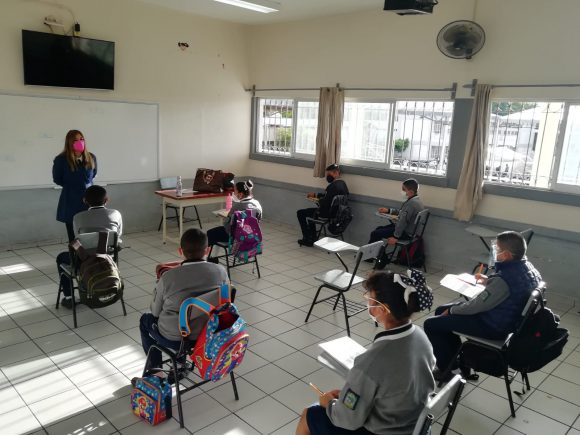 Regreso a clases fue positivo, se debe vencer el miedo: Barbosa