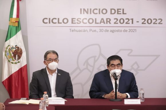 Reconoce presidente AMLO regreso a clases en Puebla