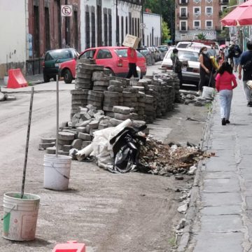 Heredarán calles sin adoquines al gobierno de Lalo Rivera, admite alcaldesa