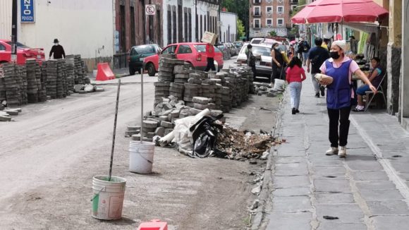 Heredarán calles sin adoquines al gobierno de Lalo Rivera, admite alcaldesa