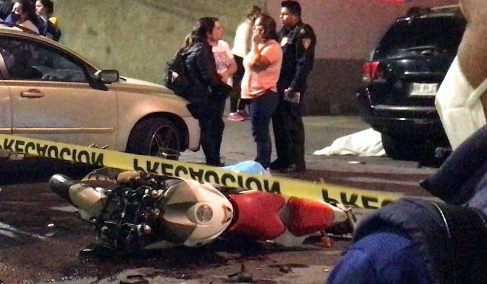 (VIDEO) Nuevo accidente de motocicleta deja a dos jóvenes muertos en CDMX
