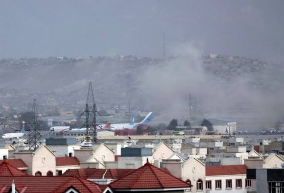 Condena OTAN atentado de Kabul; la prioridad es continuar con la evacuación