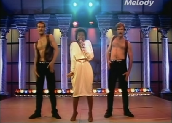 La canción de las mil versiones: Can’t take my eyes off you