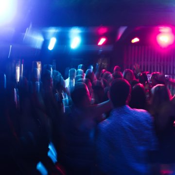 Reportan más de 44,000 fiestas en plena tercera ola