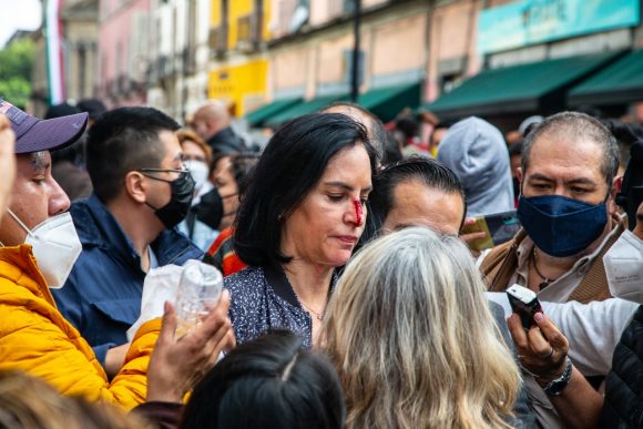 (VIDEO) Policía de CDMX agrede a alcaldesa electa Lía Limón en Congreso