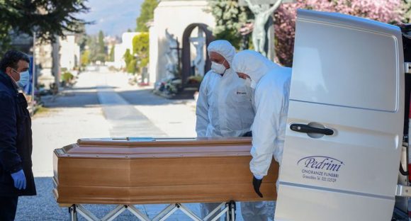 Estudio revela que hay un millón más de muertos por COVID-19 que los reportados