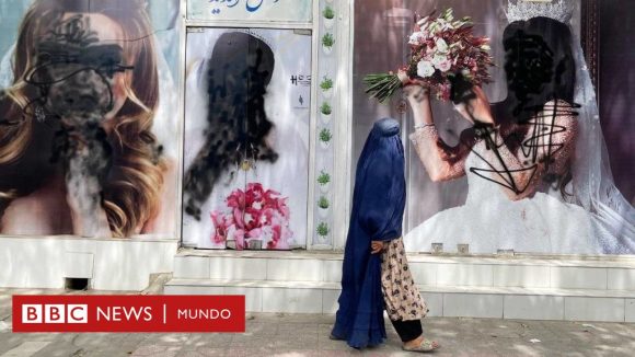 (VIDEO) La muerte es mejor que ser tomada por talibanes: desgarrador testimonio de una universitaria en Afganistán