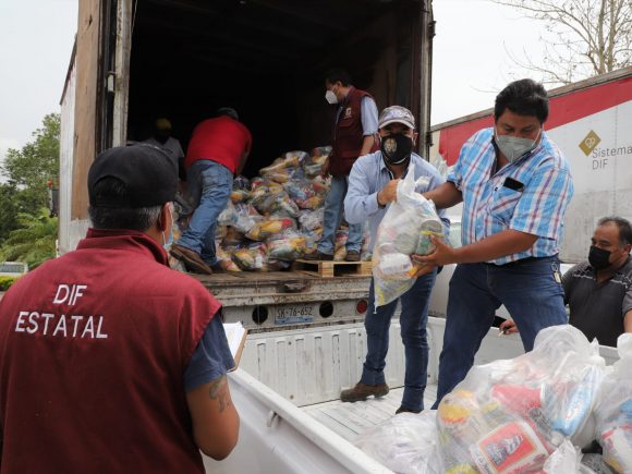 Entrega SEDIF apoyos a damnificados de Venustiano Carranza