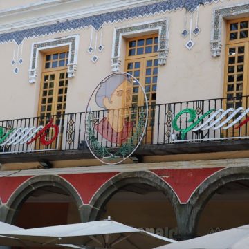 Ayuntamiento de Puebla instalará 1,700 adornos luminosos con motivos del mes patrio