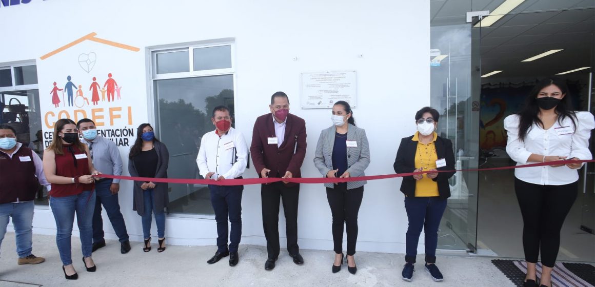 Inaugura SEDIF Centro de Orientación y Desarrollo Familiar en Tlatlauquitepec