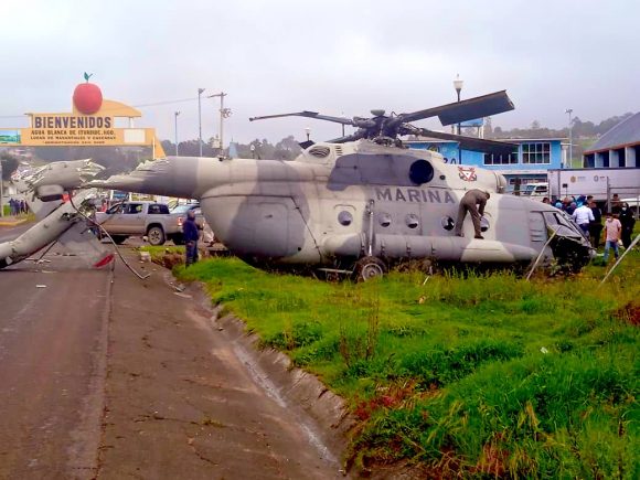 Se desploma helicoptero de la Marina donde viajaba secretario de Gobierno de Veracruz