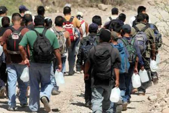 EU ofrecerá vacunas a migrantes en frontera
