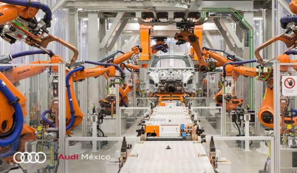 AUDI inicia semana con “paro de brazos caídos” en Puebla