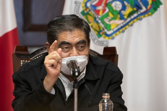 “Dios nos libre” dijo el gobernador sobre la posible llegada de Claudia Rivera o Fernando Manzanilla a la delegación de Bienestar