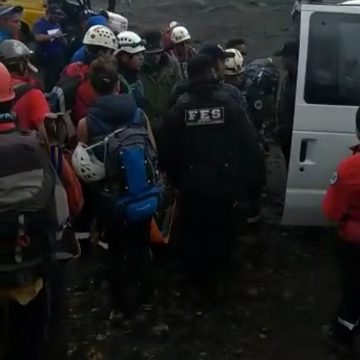 Rescatan a alpinista con fractura de expuesta en el Iztaccíhuatl