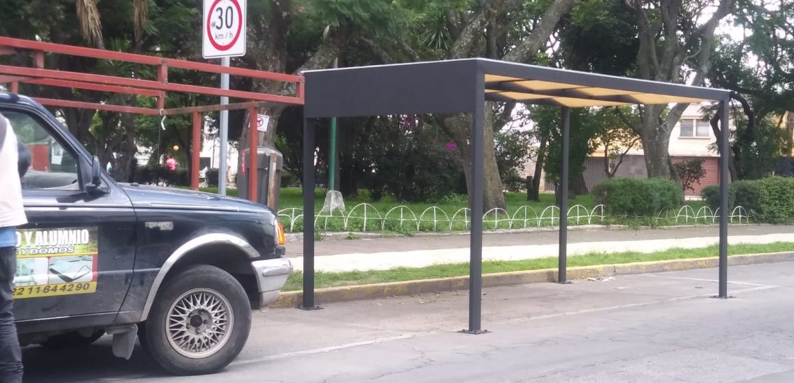 Instala Ayuntamiento de Puebla bici-techos y provocan accidentes