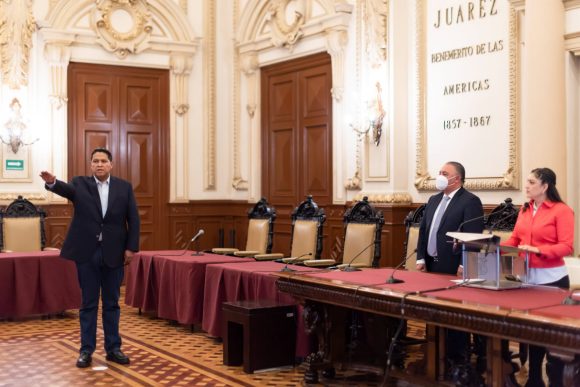 Leobardo Rodríguez rinde protesta como Tesorero municipal de Puebla