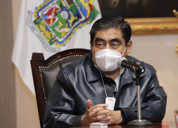 Pide Barbosa Huerta a habitantes de la capital acudir a vacunarse